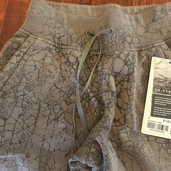 Authentic Lululemon joggers - Picture 3 of 4